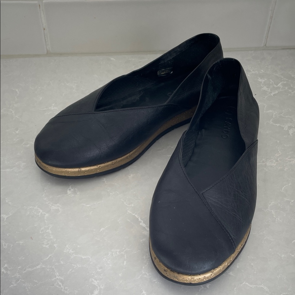 Chic Black leather Flats with Gold Trim- 39/ 8 1/2